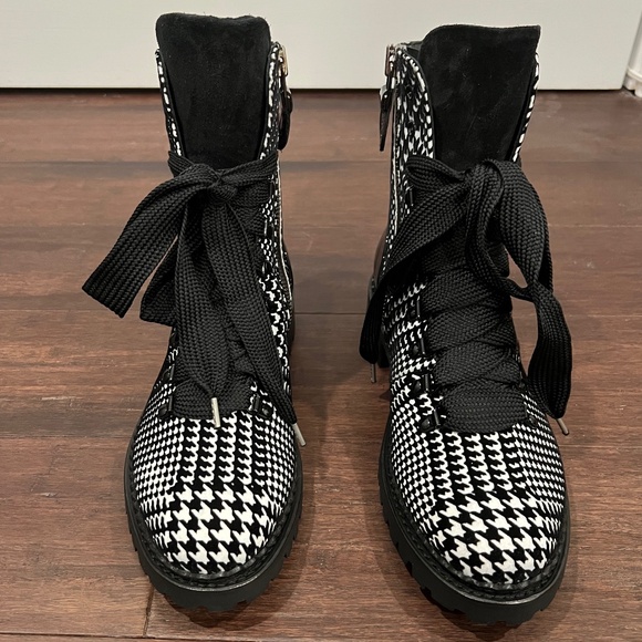 The Office of Angela Scott - Limited Edition - Mr.Carter in Glenn Plaid Sz 39.5 - Picture 7 of 11